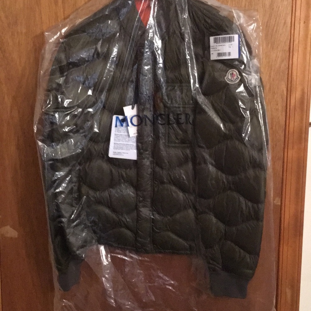 NWT Moncler Franck army puffer